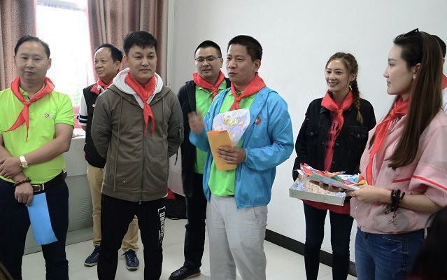 “六一微心愿，愛心暖童心”湘江電纜攜手村長李銳愛心傳遞 點(diǎn)亮未來