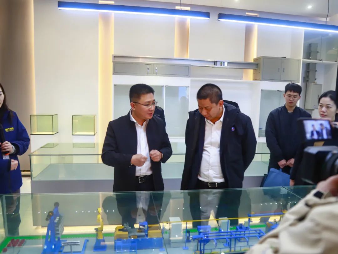 廣東省揭西縣縣委書記陳曉青領(lǐng)導(dǎo)一行來我司考察指導(dǎo)